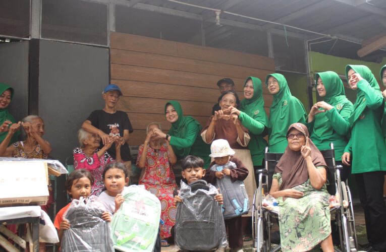 Sentuhan Humanis Persit KCK Cabang XXV Kodim 0809/Kediri Bantu Lansia Lewat Program Tebar